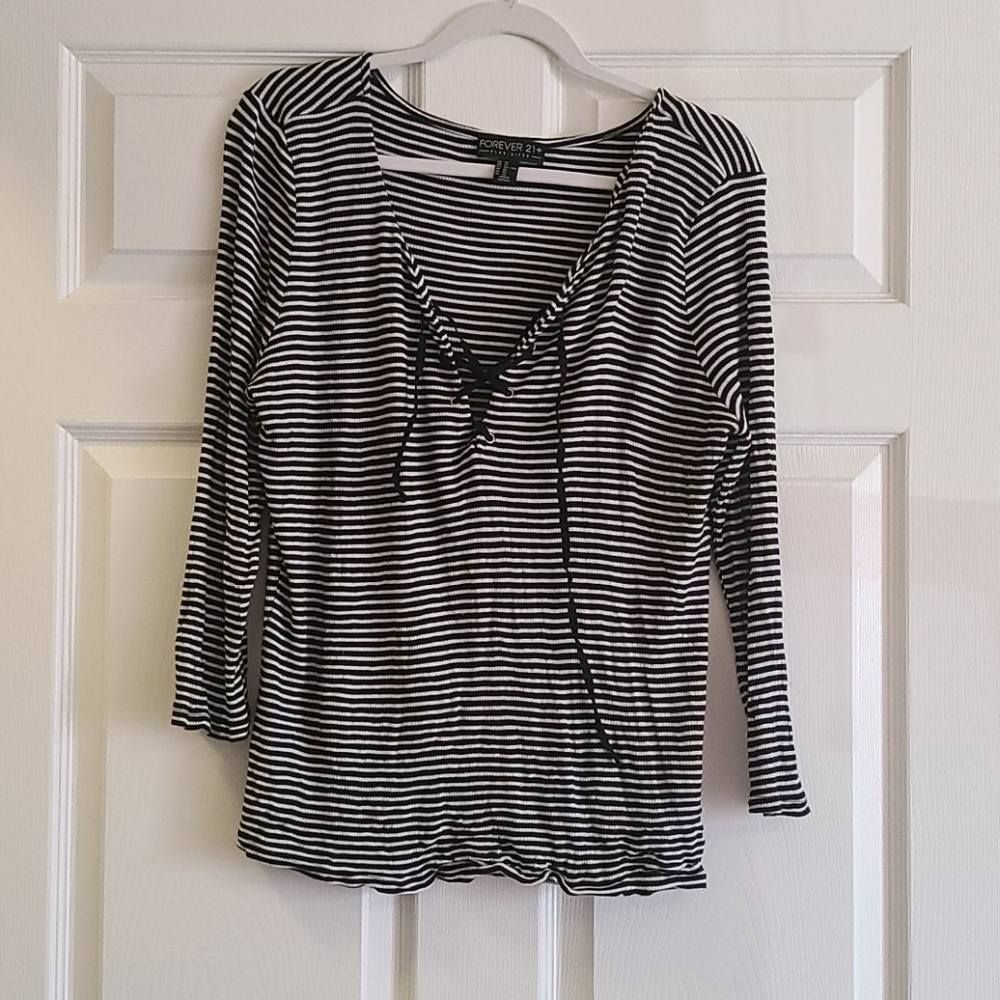 Black and white stripe long sleeve shirt